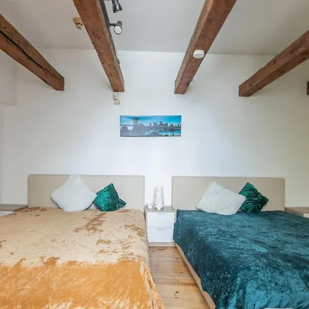 Mansard In Old Town Lägenhet