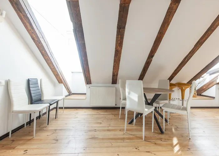 Mansard In Old Town Apartment *