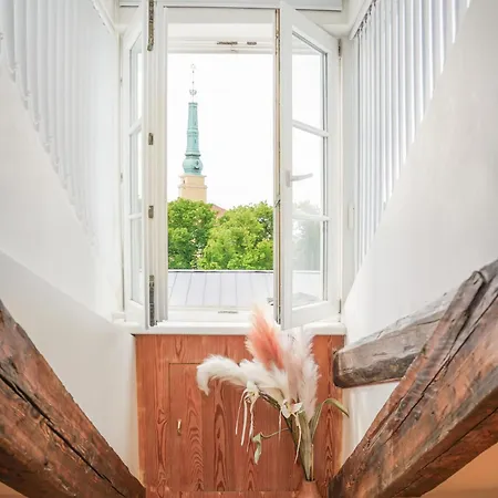 Mansard In Old Town Apartman *